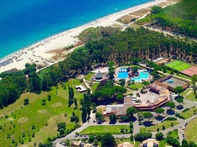 Отель Ionic Village 