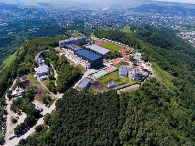 Спортивно-оздоровительный комплекс "Вершина 1240"