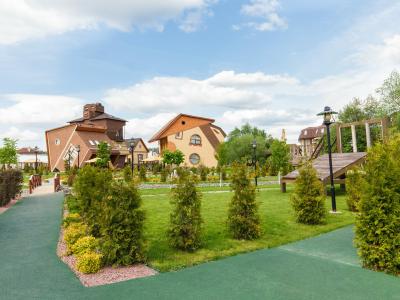 Загородный клуб Лачи