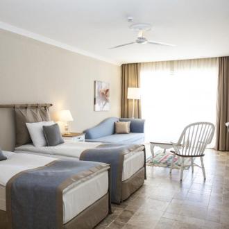 Andriake Beach Club | Фото 10